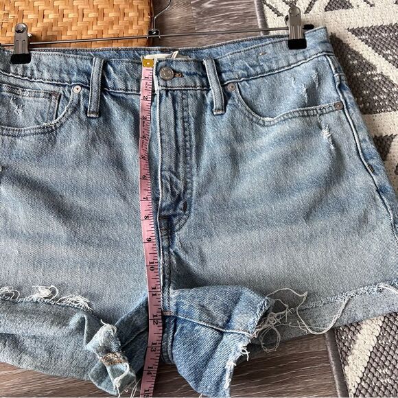 Madewell High-Rise Denim‎ Shorts in Cantrell Wash: TENCEL™ Lyocell Edition - Picture 5 of 10